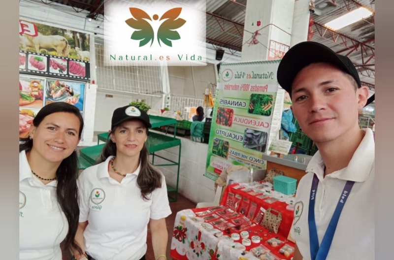 Foto de Jhoana Contreras y sus colaboradores