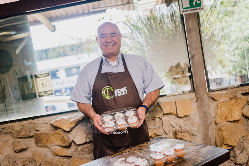 Foto de Carlos Alberto Moreno y su emprendimiento