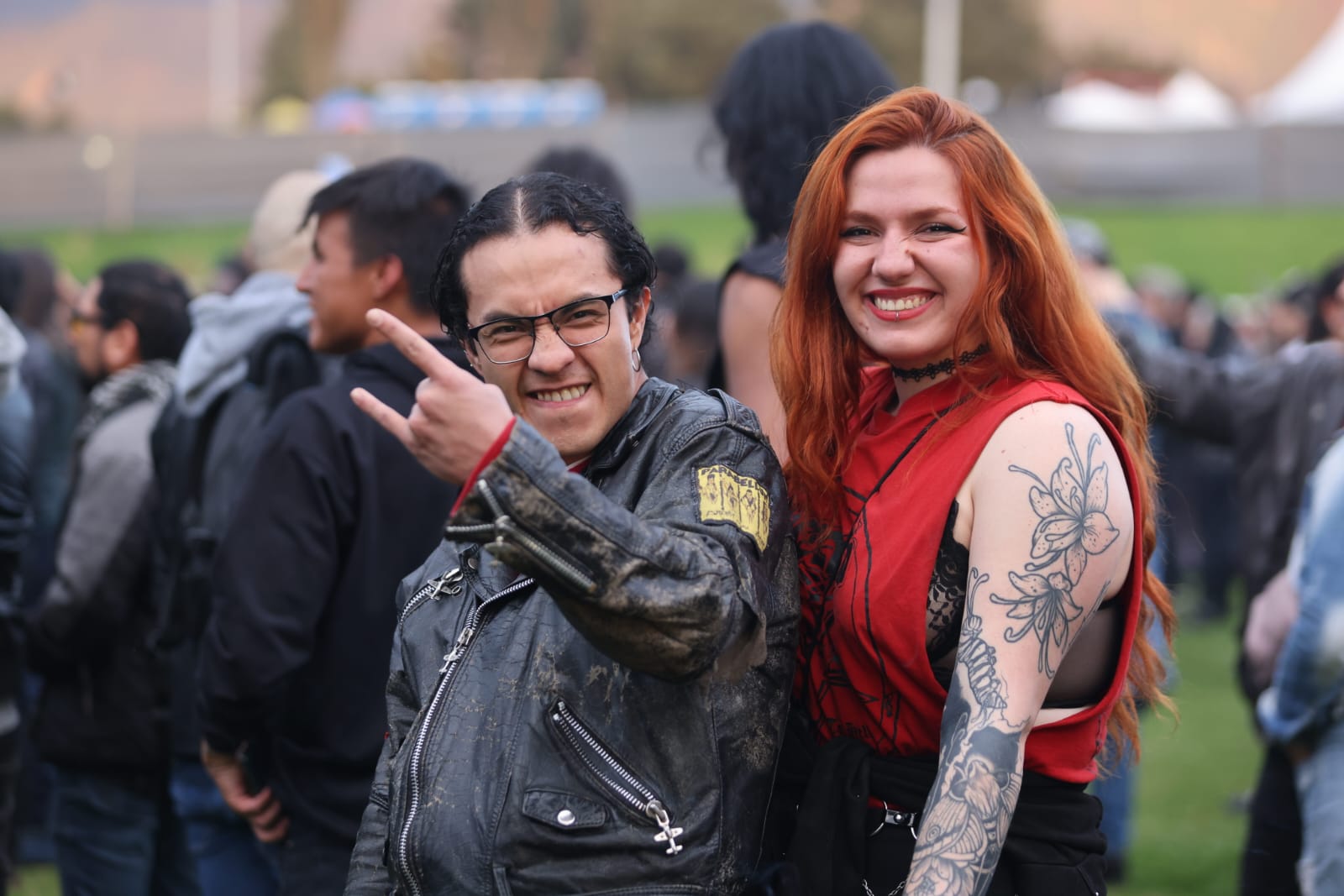 Foto de una pareja joven en el evento