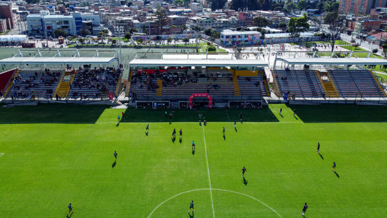 Foto panoramica de la cancha del Olaya donde se desarrolló el torneo