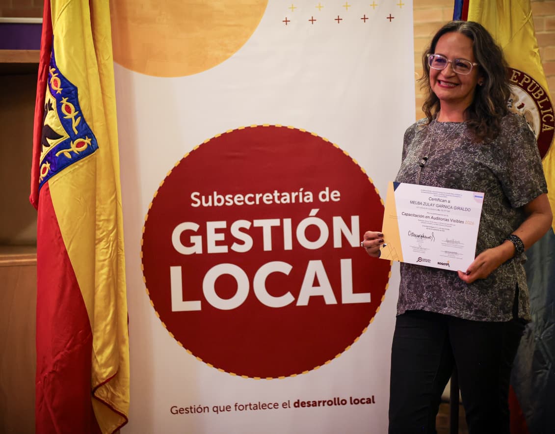 Foto de una mujer sonriendo