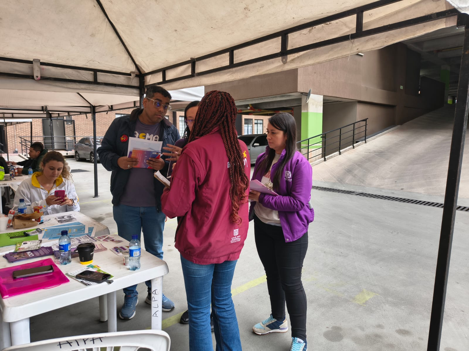 Alcaldía Local de Puente Aranda acercó la oferta institucional a la comunidad durante el Consejo Local de Seguridad para las Mujeres