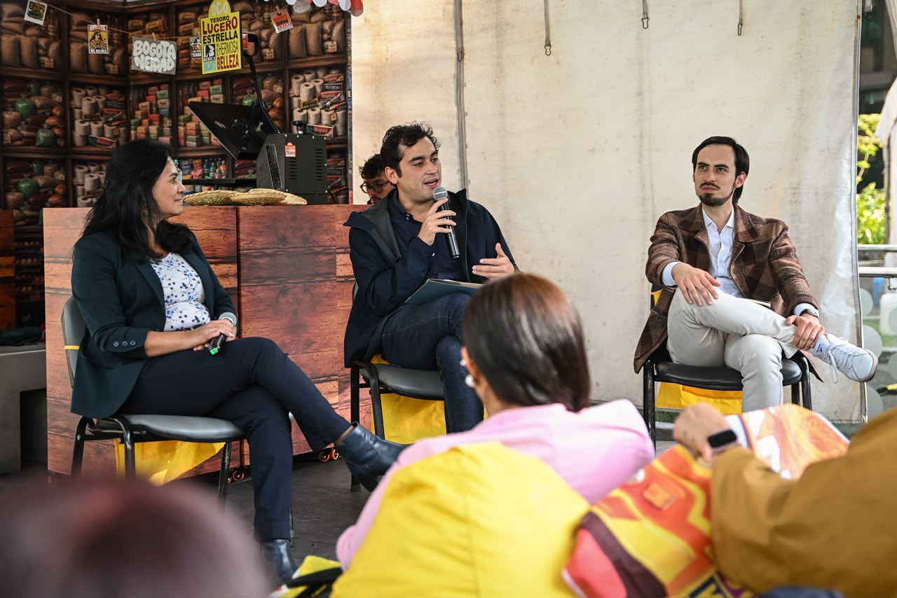 Foto del panel de Archivo vivo en el marco del congreso