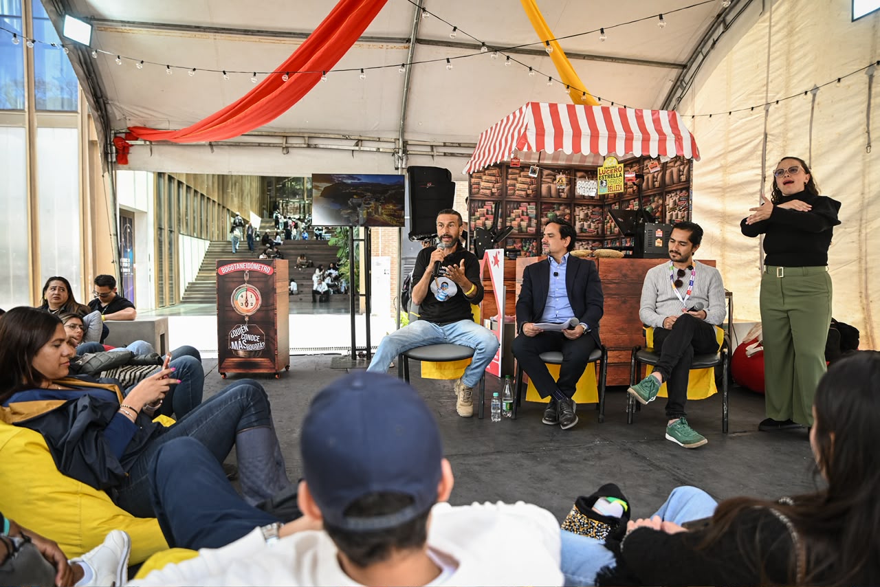 Foto de un panel en la tiendita de la Bogotaneidad