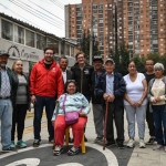 Secretario de Gobierno con personas de la comunidad