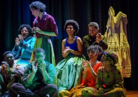 Foto del elenco de la obra de teatro