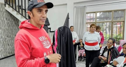 Alcalde local Cesar Salamanca en gerencias de la solucion movil