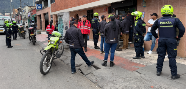La Alcaldía Local de Barrios Unidos en articulación con la Policía Nacional y las entidades distritales, adelantó una jornada de control al comercio en el barrio Alcázares