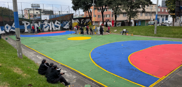 Por tercera vez, el Parque Río Negro fue escenario de una intervención interinstitucional orientada a mejorar las condiciones del entorno escolar del Colegio Domingo Faustino Sarmiento. 
