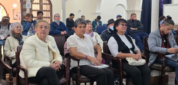 asistentes al diálogo ciudadano que destacó resultados de la gestión local en Barrios Unidos