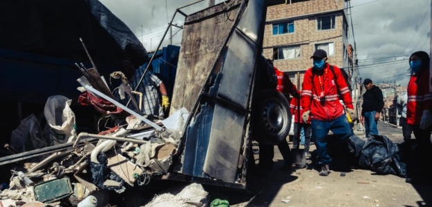 Fotografía relacionada con: Recuperados 30 metros cuadrados de espacio público durante el desmonte de estructuras no convencionales en Abraham Lincoln