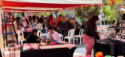 Emprendedores de Barrios Unidos exhibieron sus productos en el parque San Fernando