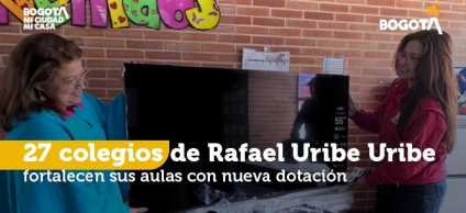 Entrega de dotación en colegios de la localidad