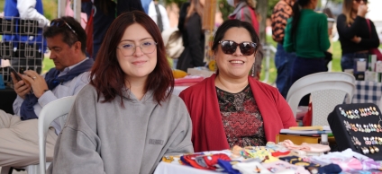 Asistentes a feria de servicios del sector religioso