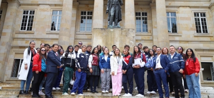 Más de 30 jóvenes de San Cristóbal vivieron una experiencia única en el Congreso, fortaleciendo su liderazgo y compromiso con la participación ciudadana.
