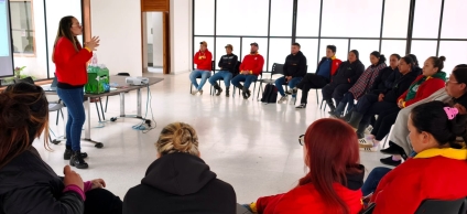 Taller con colaboradores en la sede administrativa de Betania