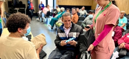 Kennedy entregó 100 kits de cuidado de la piel a cuidadores de personas con discapacidad