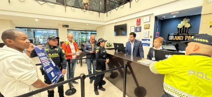 La Alcaldía Local de Santa Fe y la Policía de Turismo realizaron jornada de verificación en hoteles con piscinas para revisar condiciones de seguridad y cumplimiento de la Ley 1209 de 2008. 
