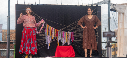 mujeres cuidadoras danzando