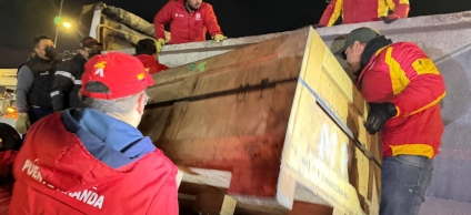 Fotografía de funcionarios de la localidad de Puente Aranda en terreno