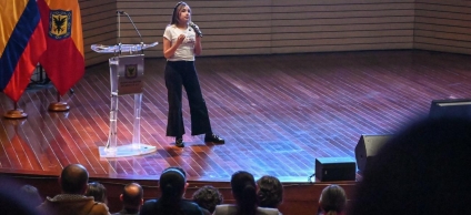 Lina Lozada - Subsecretaria para la Gobernabilidad y la Garantía de los Derechos de la SDG dirigiendose a la audiencia