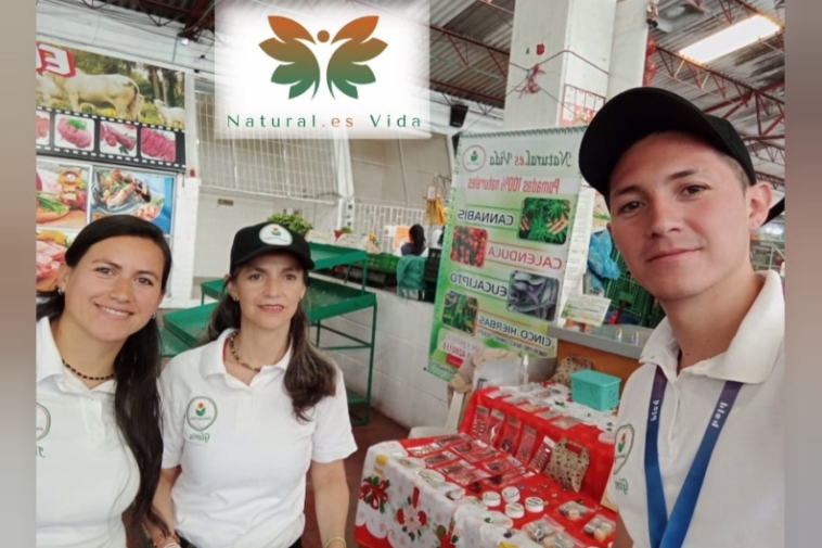 Foto de Jhoana Contreras y sus colaboradores