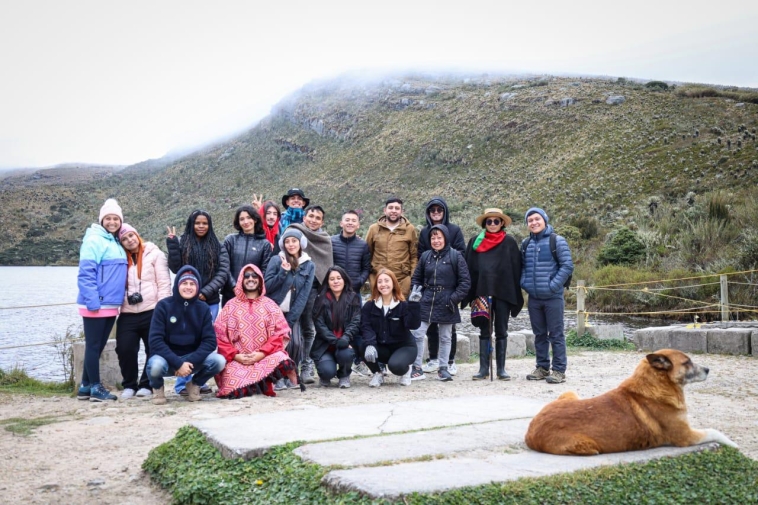 Foto del grupo de jóvenes participantes