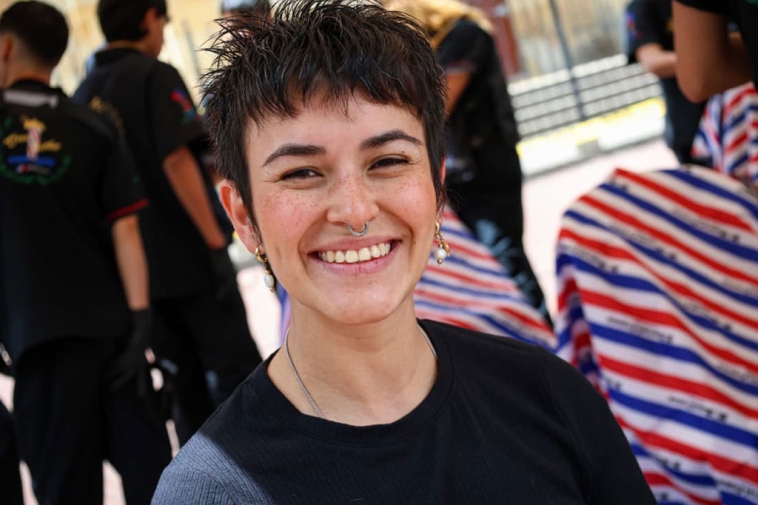 Foto de una joven sonriendo