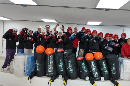 Grupo de la nueva escuela de Boxeo del barrio Uval II en Usme