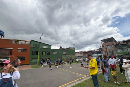El voleibol reunió a la comunidad de Fontibón