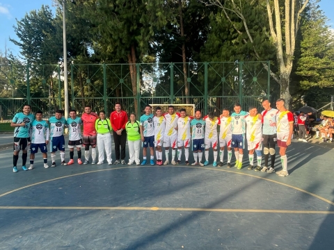 Jugadores participantes en el encuentro de Microfútbol de la Comunidad LGTBIQ