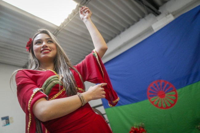 Mujer gitana danzando