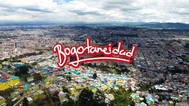 La Bogotaneidad es la identidad cultural de Bogotá, expresada en sus costumbres, valores, lenguaje y sentido de pertenencia y vida cotidiana.