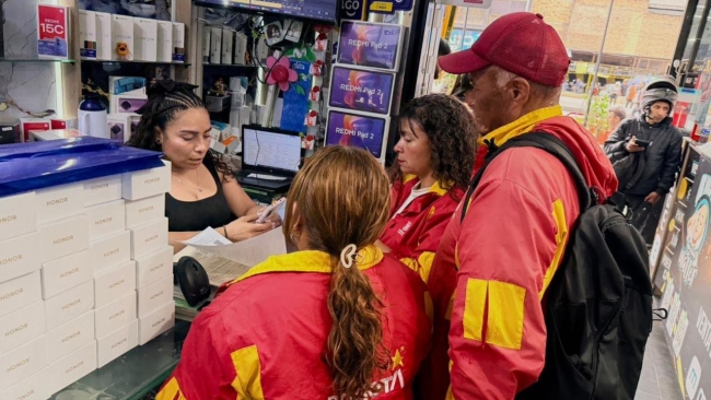 Operativos a venta de celulares en Los Mártires
