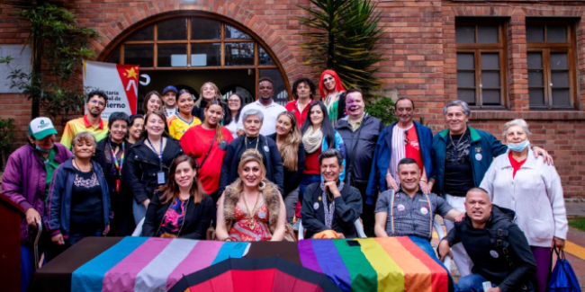La elección de Barrios Unidos como punto de partida no es casualidad; es el reflejo de un trabajo articulado entre la institucionalidad, activistas y organizaciones sociales que llevan años transformando la localidad en un entorno seguro y libre de discriminación