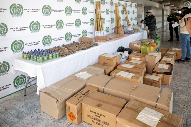 Con más de 970 kilos de pólvora incautados, Bogotá intensifica operativos para prevenir quemados en diciembre. 