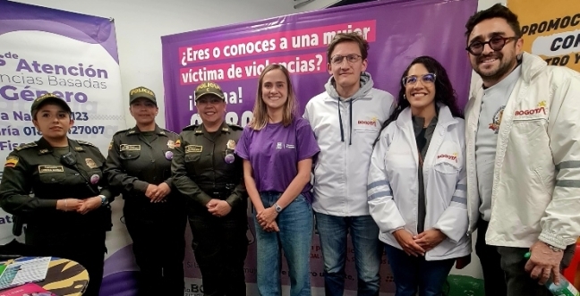 Ni en Bogotá, ni en el estadio.  ¡Ninguna mujer está sola!