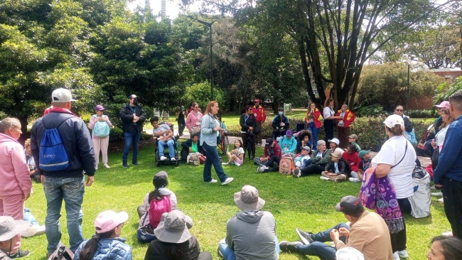 Personas con discapacidad y cuidadores de Kennedy vivieron jornada de bienestar en el Jardín Botánico