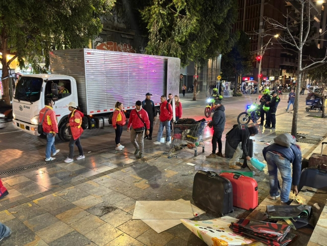 Operativo de recuperación de espacio público entre calles 19 y 24, como parte de estrategia nocturna de lunes a jueves desde las 6:00 p.m.