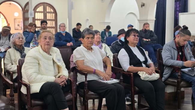 asistentes al diálogo ciudadano que destacó resultados de la gestión local en Barrios Unidos