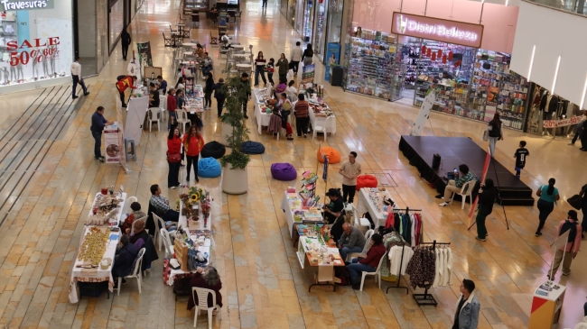 Emprendimientos verdes participando en la Ecoferia en Metropolis