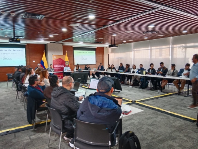 Equipos de los veinte Fondos de Desarrollo Local en Bogotá