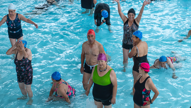 Fotografía de inscripciones para escuelas deportivas de natación y waterpolo en el Parque El Tunal