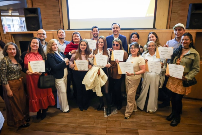 Foto con los participantes reconocidos