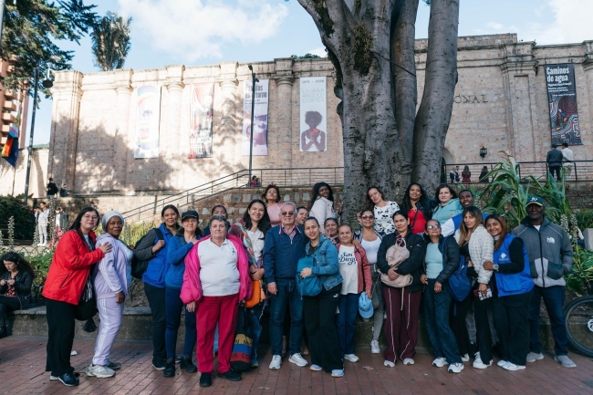 Fotografía relacionada con: La Escuela de Formación en Participación Ciudadana de Tunjuelito culmina con un recorrido por el patrimonio cultural de Bogotá