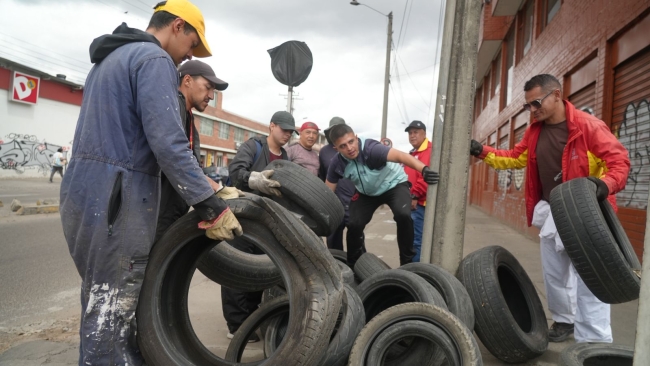 150 llantas menos contaminando Venecia