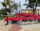 Entrega de 700 sudaderas a vecis mayores de la  localidad
