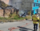 Imagen bomberos atendiendo la emergencia de incendio